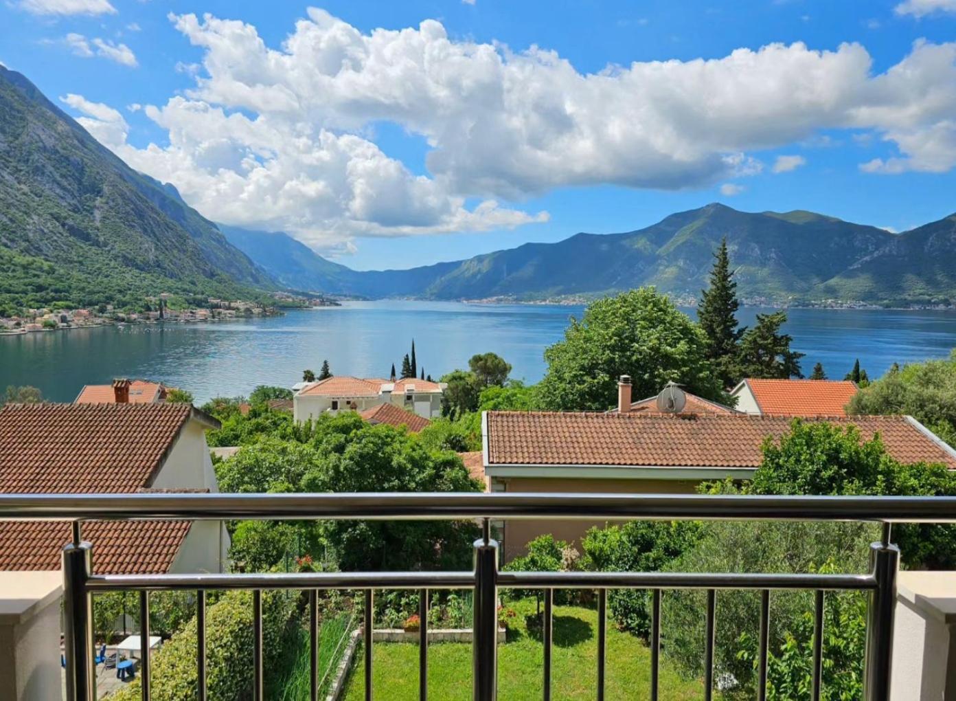 Apartments Nadja Kotor Exterior photo