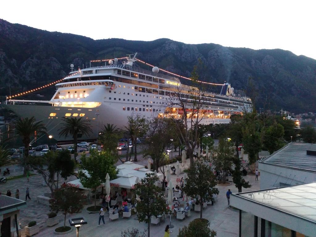 Apartments Nadja Kotor Exterior photo